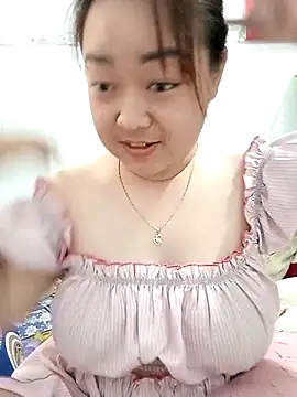 Snapshot of VyOanh2K chatting on 03-18-25, 07:52 VyOanh2K online show from 03-18-25, 07:52