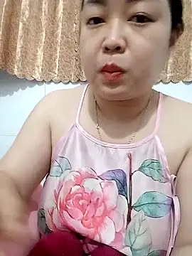 Snapshot of VyOanh2K chatting on 09-09-25, 07:52 VyOanh2K online show from 09-09-25, 07:52