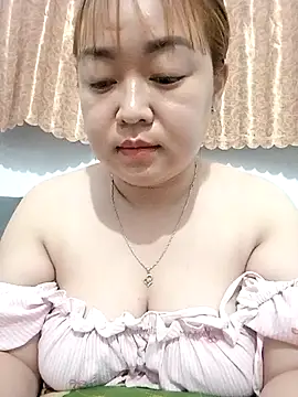 Snapshot of VyOanh2K chatting on 11-04-25, 04:17 VyOanh2K online show from 11-04-25, 04:17