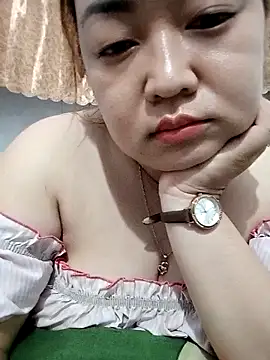 Snapshot of VyOanh2K chatting on 11-09-25, 05:11 VyOanh2K online show from 11-09-25, 05:11