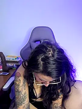 Snapshot of Aria_Bennett21 chatting on 03-27-26, 02:28 Aria Bennett21 online show from 03-27-26, 02:28