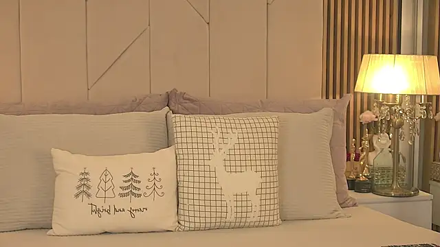 Blanche Summer online show from 12-14-25, 01:38