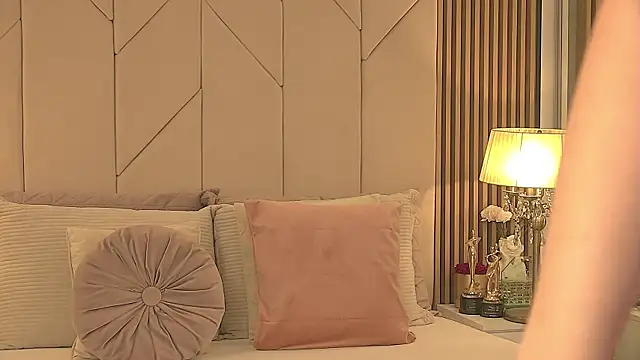 Blanche Summer online show from 02-21-26, 01:56