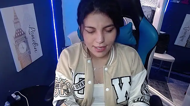 Snapshot of MartinaFonse chatting on 01-23-25, 02:02 MartinaFonse online show from 01-23-25, 02:02