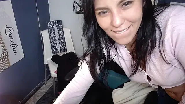 Snapshot of MartinaFonse chatting on 01-25-25, 01:54 MartinaFonse online show from 01-25-25, 01:54