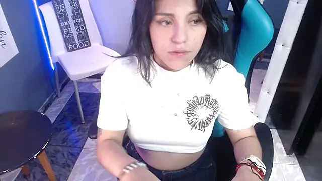 Snapshot of MartinaFonse chatting on 02-01-25, 01:09 MartinaFonse online show from 02-01-25, 01:09
