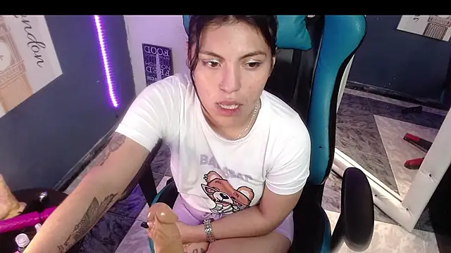 Snapshot of MartinaFonse chatting on 02-07-25, 12:06 MartinaFonse online show from 02-07-25, 12:06