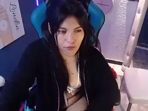 Snapshot of MartinaFonse chatting on 02-08-25, 11:55 MartinaFonse online show from 02-08-25, 11:55