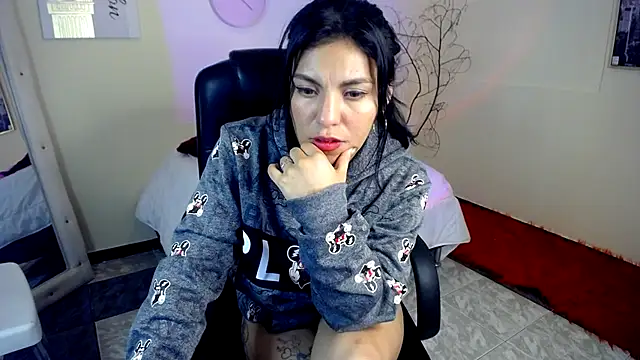 Snapshot of MartinaFonse chatting on 02-26-25, 08:26 MartinaFonse online show from 02-26-25, 08:26