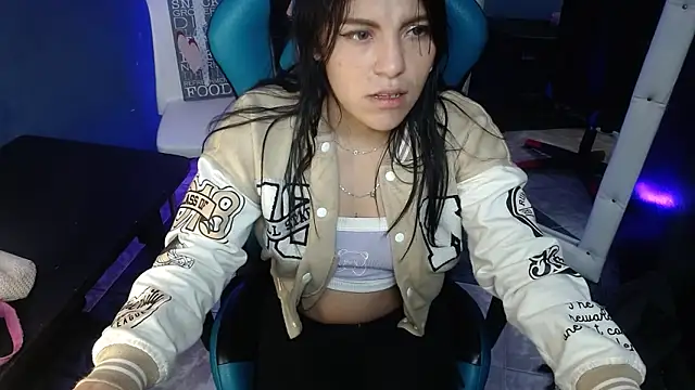 Snapshot of MartinaFonse chatting on 03-06-25, 02:09 MartinaFonse online show from 03-06-25, 02:09