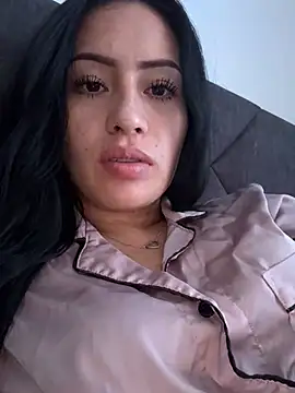 Snapshot of Sara_luna_ chatting on 12-17-24, 01:27 Sara luna online show from 12-17-24, 01:27