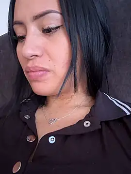 Snapshot of Sara_luna_ chatting on 12-29-24, 02:10 Sara luna online show from 12-29-24, 02:10