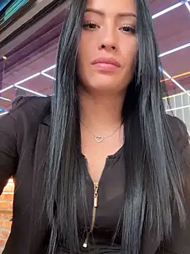 Snapshot of Sara_luna_ chatting on 03-18-25, 05:53 Sara luna online show from 03-18-25, 05:53