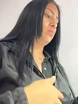 Snapshot of Sara_luna_ chatting on 03-19-25, 04:13 Sara luna online show from 03-19-25, 04:13