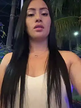 Snapshot of Sara_luna_ chatting on 11-10-25, 01:26 Sara luna online show from 11-10-25, 01:26