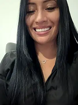 Snapshot of Sara_luna_ chatting on 12-05-25, 08:16 Sara luna online show from 12-05-25, 08:16