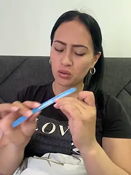 Snapshot of Sara_luna_ chatting on 02-17-26, 04:57 Sara luna online show from 02-17-26, 04:57