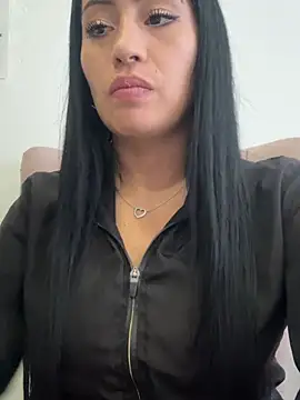 Snapshot of Sara_luna_ chatting on 02-19-26, 02:35 Sara luna online show from 02-19-26, 02:35