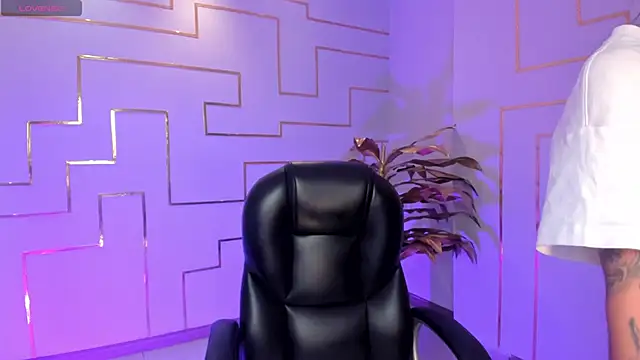 HannahJamesX online show from 09-08-25, 05:45