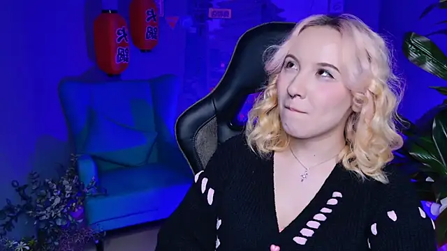 JasmineMilko online show from 03-04-25, 08:13