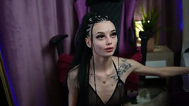 RachelRave online show from 02-05-25, 01:58