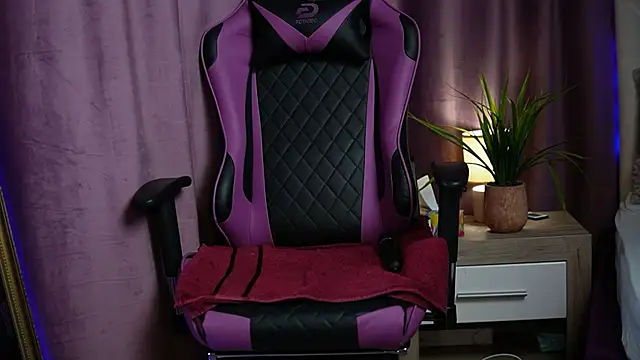 RachelRave online show from 02-08-25, 08:53