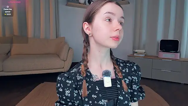 DominikaElis online show from 05-10-26, 08:14