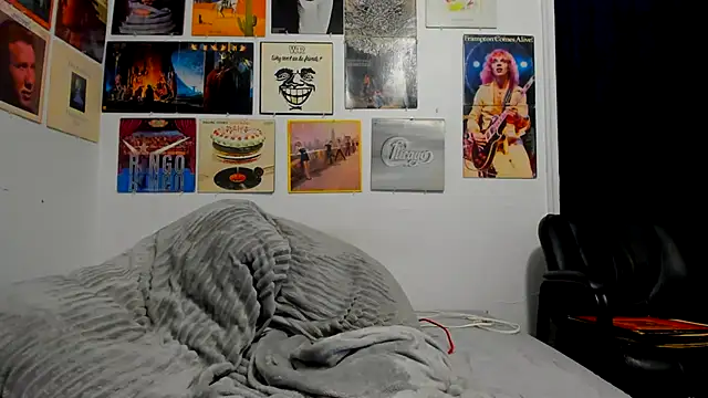 cloudyystar666 online show from 11-25-25, 06:24