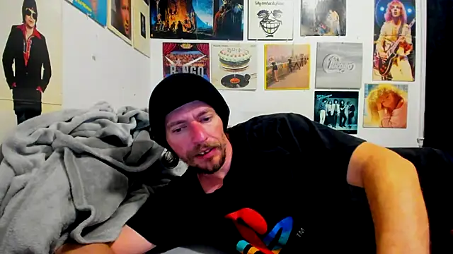 cloudyystar666 online show from 12-14-25, 04:07