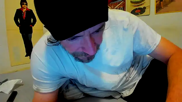 cloudyystar666 online show from 12-16-25, 08:19