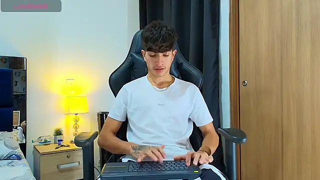  CamiloBass online show from 05-08-26, 12:49