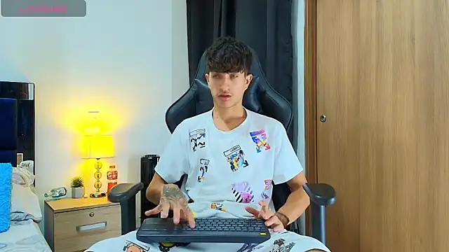  CamiloBass online show from 05-10-26, 01:22