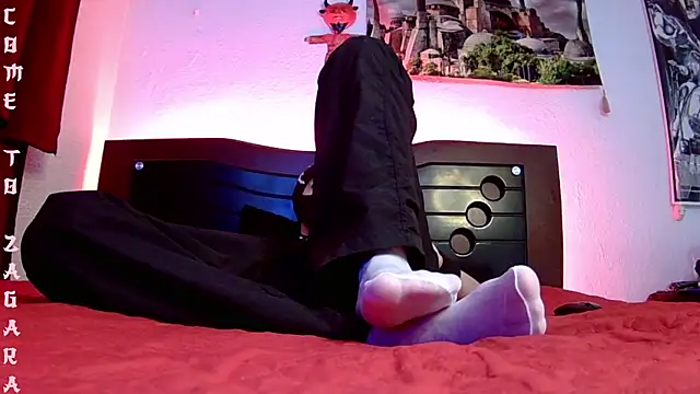 Snapshot of zagarah- chatting on 04-10-26, 12:27 zagarah- online show from 04-10-26, 12:27