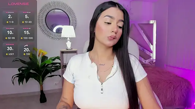 amelie jhons online show from 12-13-24, 08:37