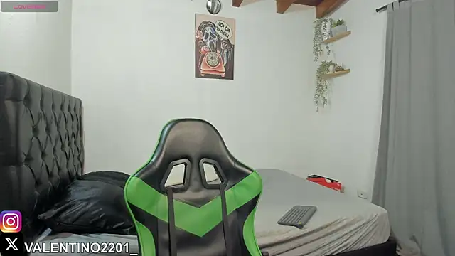 Valentino Xander online show from 10-10-25, 12:31