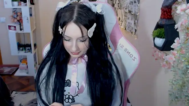 Snapshot of hikmurr chatting on 12-12-24, 06:42 hikmurr online show from 12-12-24, 06:42