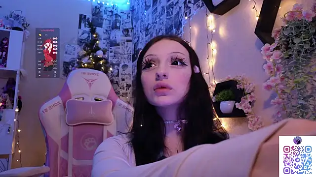 Snapshot of hikmurr chatting on 02-13-25, 06:59 hikmurr online show from 02-13-25, 06:59