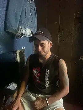 Snapshot of YouBad_boy31 chatting on 12-21-24, 03:20 YouBad boy31 online show from 12-21-24, 03:20