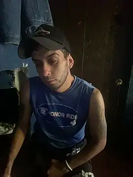 Snapshot of YouBad_boy31 chatting on 12-27-24, 01:39 YouBad boy31 online show from 12-27-24, 01:39