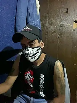 Snapshot of YouBad_boy31 chatting on 12-30-24, 02:31 YouBad boy31 online show from 12-30-24, 02:31