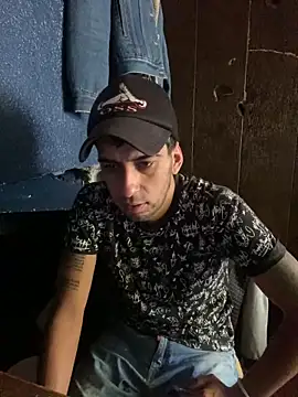 Snapshot of YouBad_boy31 chatting on 12-30-24, 05:44 YouBad boy31 online show from 12-30-24, 05:44