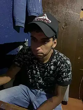 Snapshot of YouBad_boy31 chatting on 12-31-24, 12:11 YouBad boy31 online show from 12-31-24, 12:11