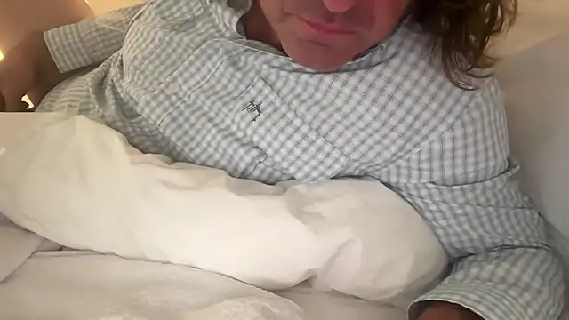 Snapshot of costanza7070 chatting on 02-21-26, 07:48 costanza7070 online show from 02-21-26, 07:48