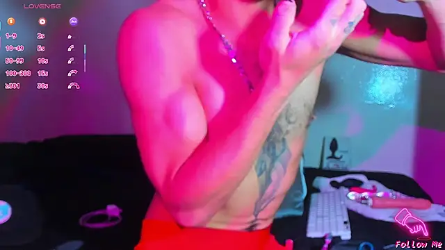 Snapshot of Piggy_Eddy chatting on 02-17-26, 03:03 Piggy Eddy online show from 02-17-26, 03:03