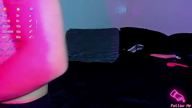 Piggy Eddy online show from 05-05-26, 02:30