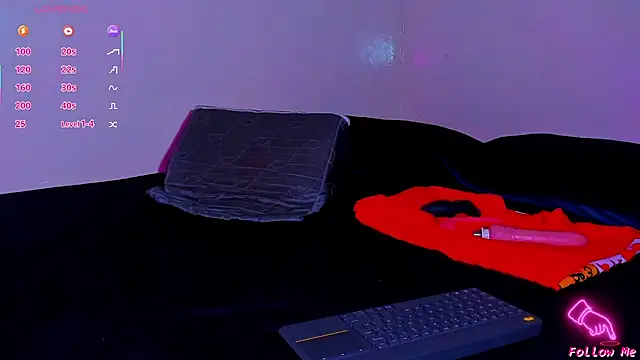 Piggy Eddy online show from 05-05-26, 05:10