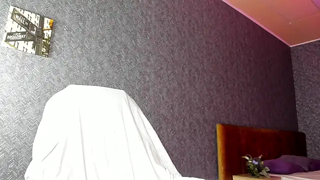 Nicole Charm online show from 12-25-24, 03:40