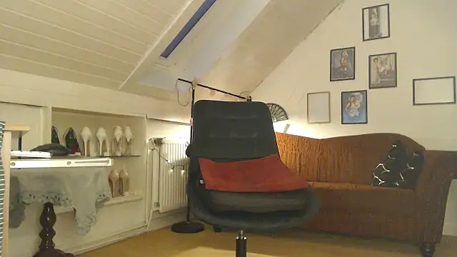 GinaBlonde online show from 01-13-25, 06:49