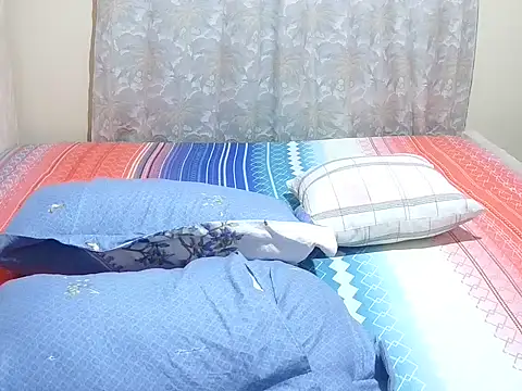 Snapshot of slender_sweet chatting on 02-12-26, 11:38 slender sweet online show from 02-12-26, 11:38