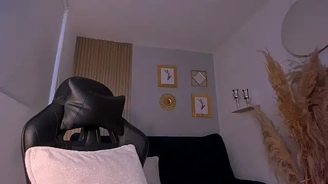 NatyFerrer  online show from 10-11-25, 10:58